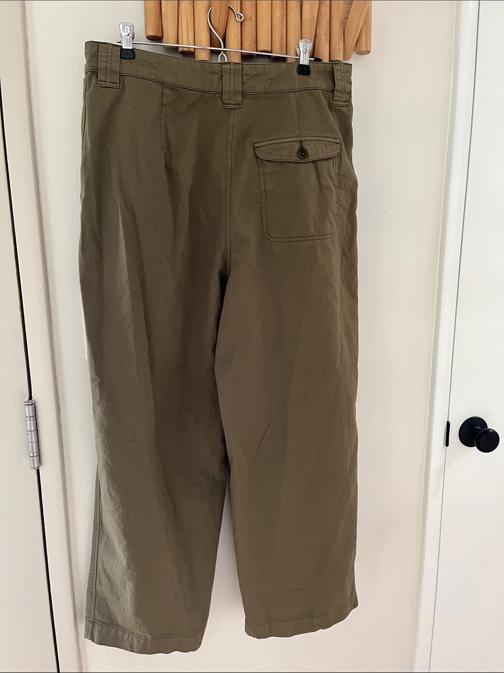 High-Waist Olive Green Pleated Womens Trousers — image 4 of 5